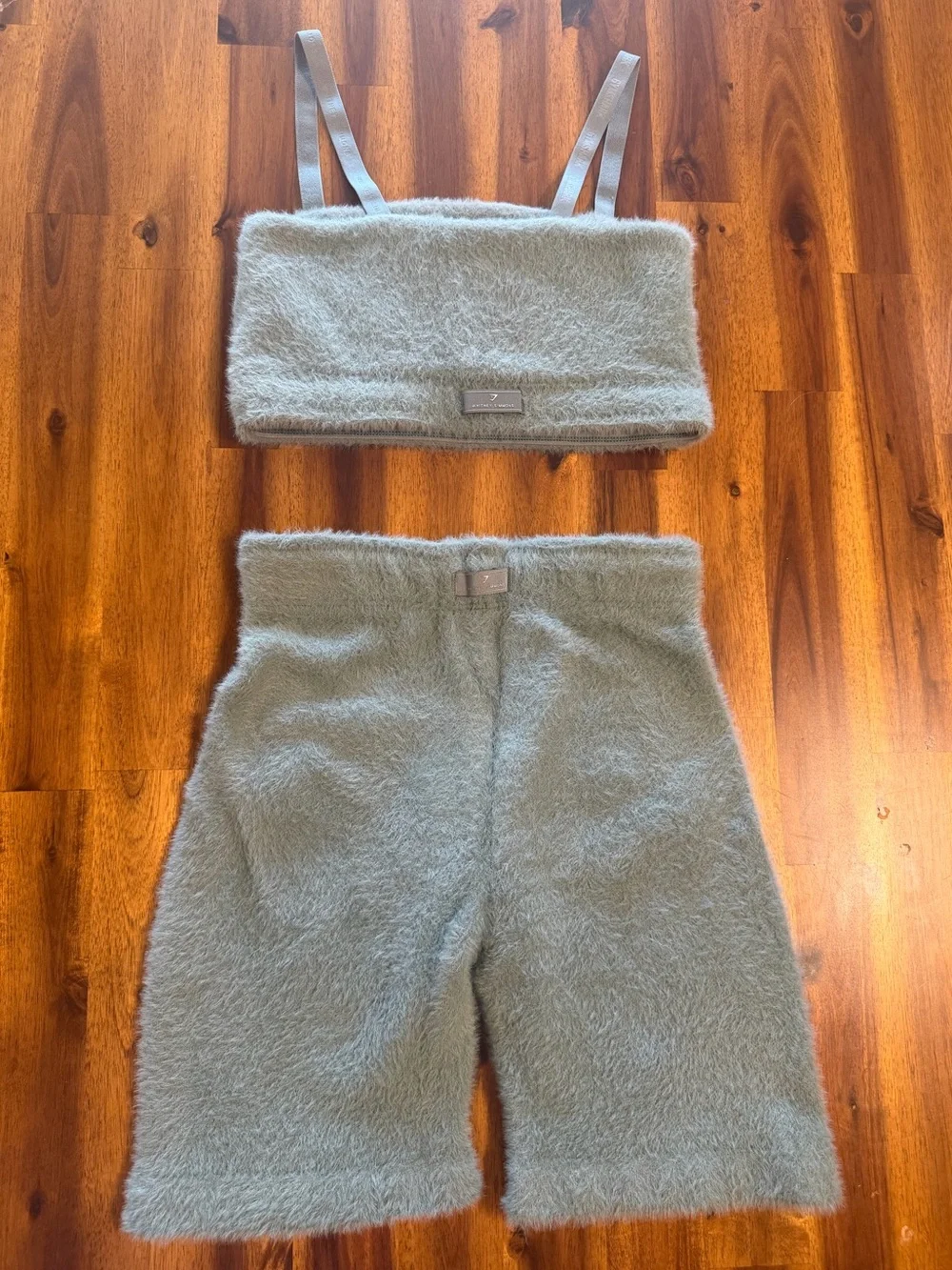 Gymshark x Whitney Simmons Fuzzy Eyelash Matching Set Sage Green